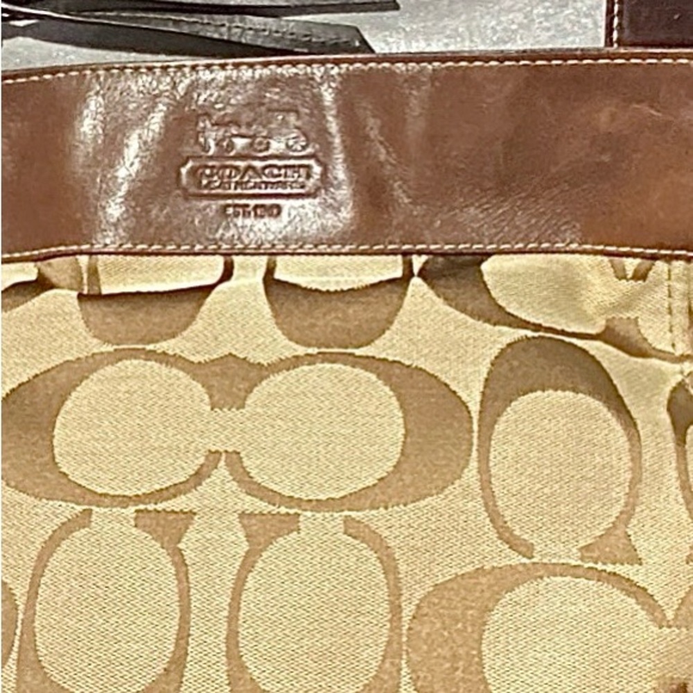 Vintage Pristine Coach Leather Monogram Silver/Chrome zipper buckles Beaut - Picture 13 of 16